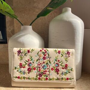 Women’s Embroidered Hand Purse in Cream Color